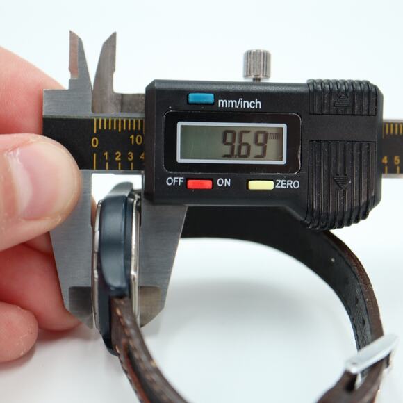 Vintage Womens Casio Illuminator Watch 30mm Blue Dial LQ-141 w New Battery - Picture 12 of 12